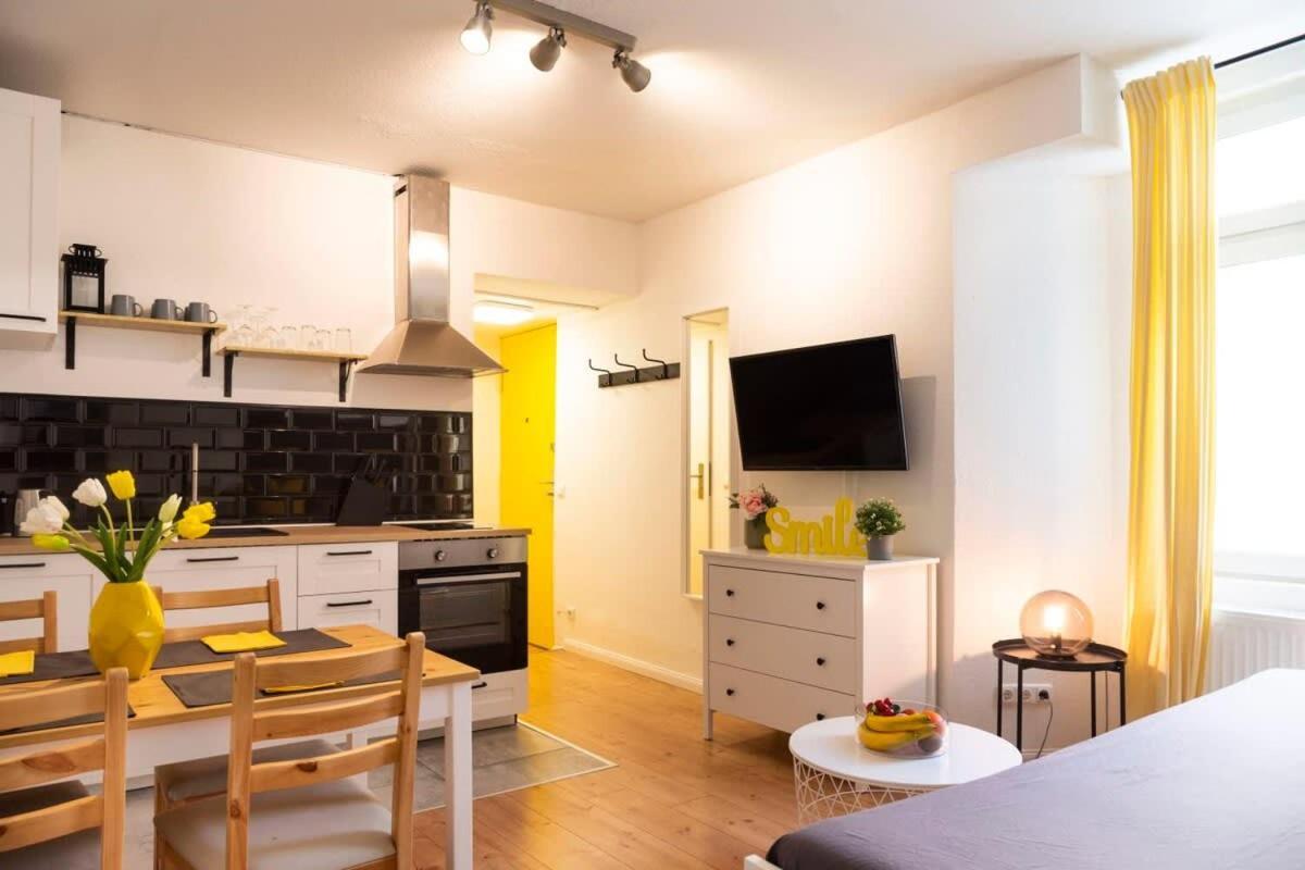 2 Bedroom In Great Location In Kreuzberg Берлин Экстерьер фото