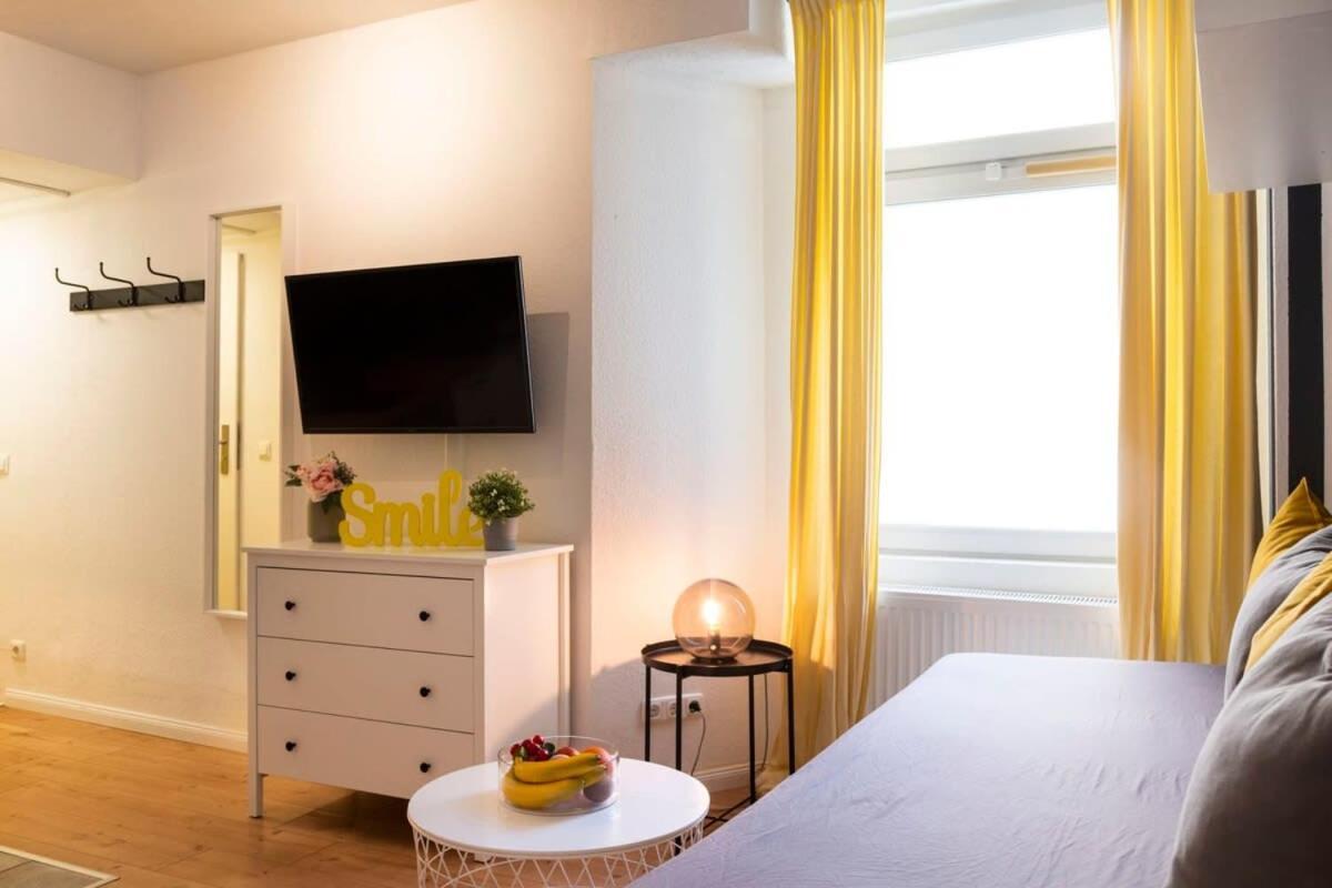 2 Bedroom In Great Location In Kreuzberg Берлин Экстерьер фото