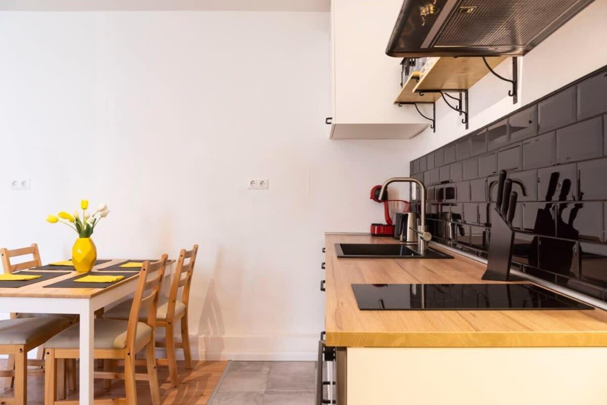 2 Bedroom In Great Location In Kreuzberg Берлин Экстерьер фото